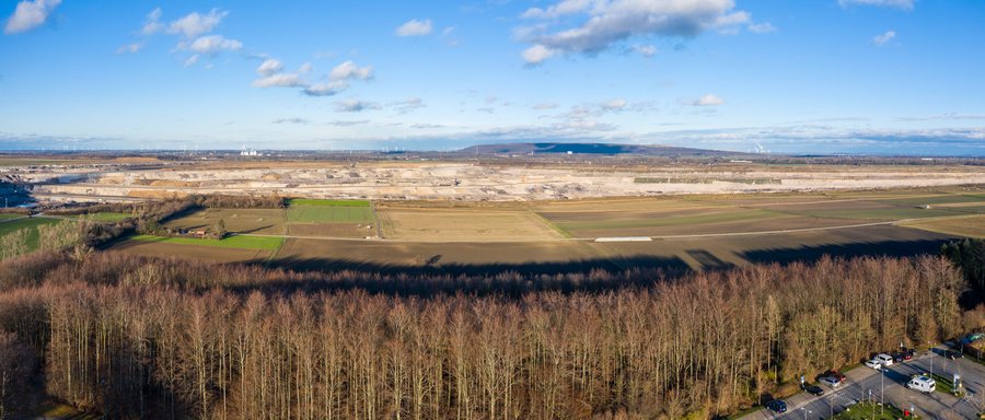 File:Tagebau Inden, gesehen von der Goltsteinkuppe-0178.jpg