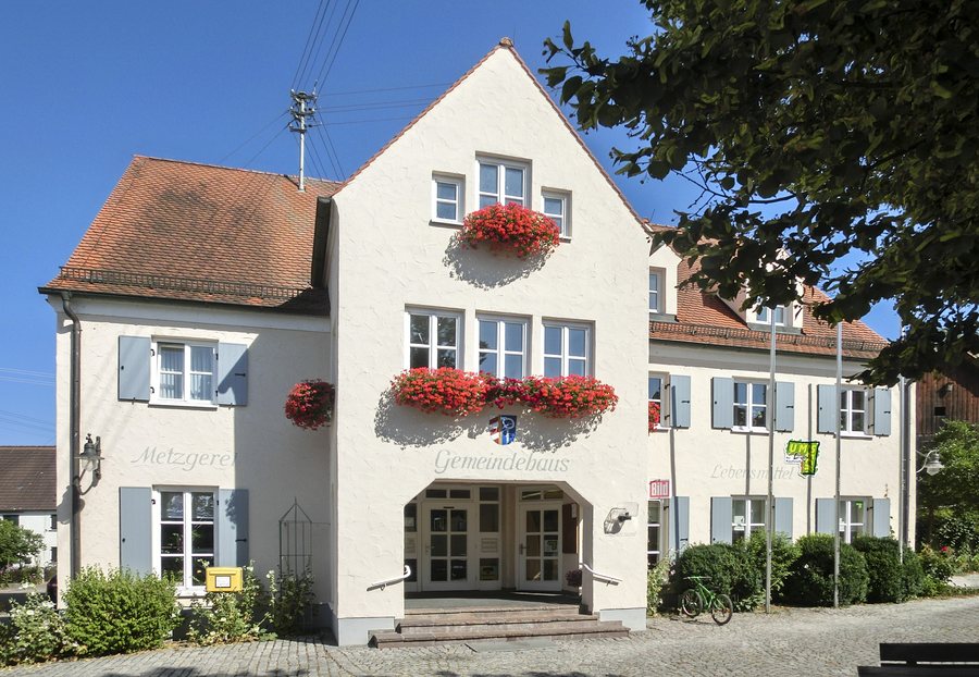 File:D-BY - Ellzee - Gemeindehaus.JPG