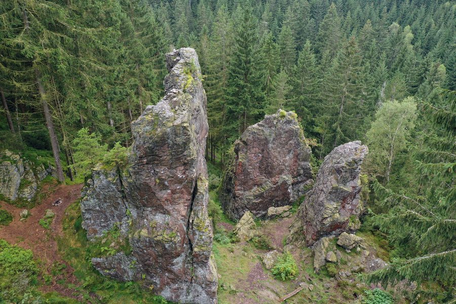File:Geierturm rocks near Gehlberg, Germany, Thuringia.jpg