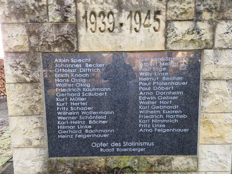 File:War memorial Großliebringen 3.jpg