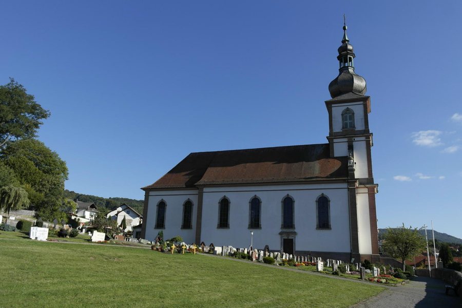 File:Hilders, Kirche,-013.jpg
