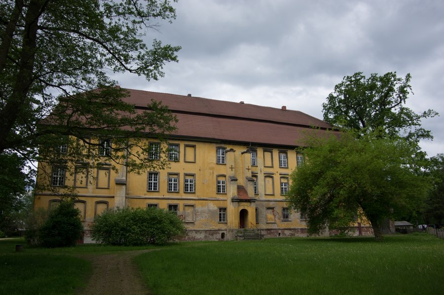 File:Schloss Lieberose 02.jpg
