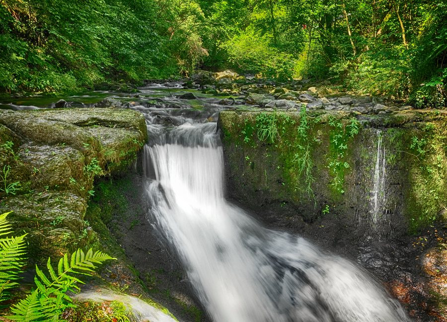 File:Murg (Hochrhein) kleiner Wasserfall der Hauensteiner Murg.jpg