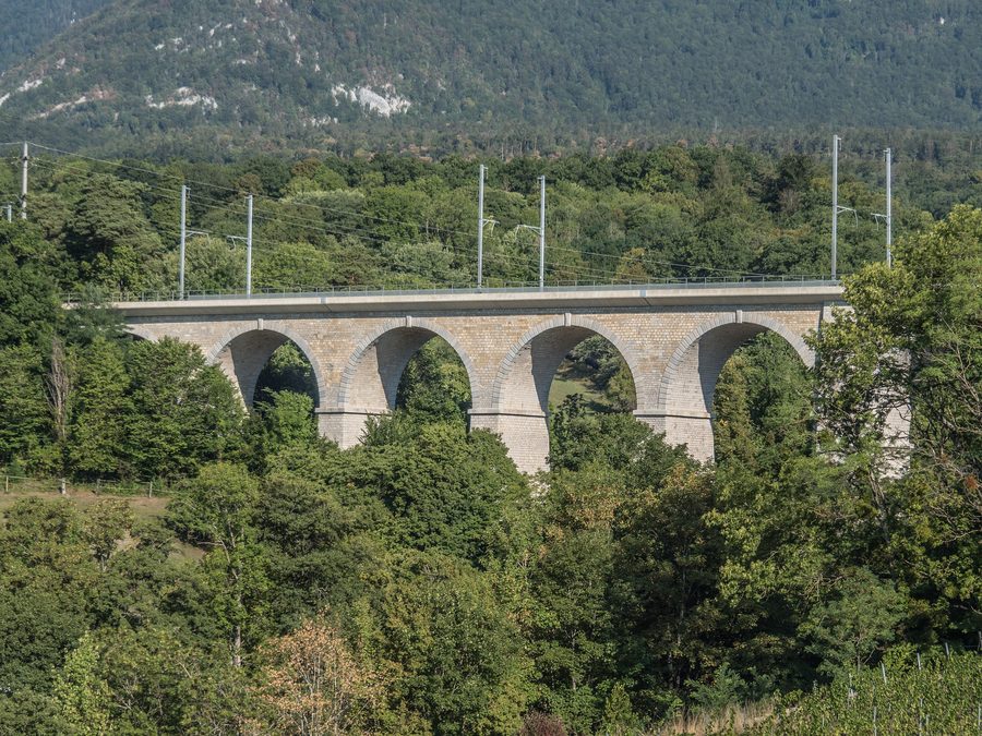 Viaduc ferroviaire au-dessus de l’Areuse à Boudry, dans le canton de Neuchâtel