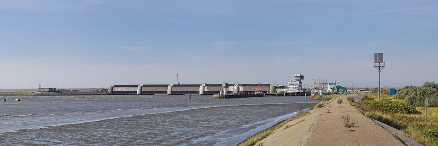 Sperrwerk de l'Eider à l'embouchure près de Tönning