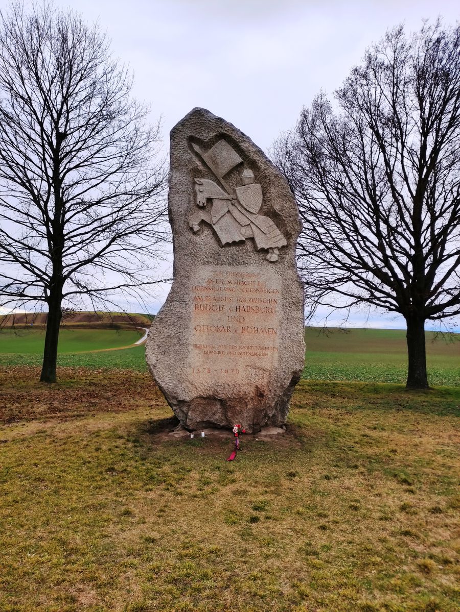 Pierre commémorative de la bataille sur le Marchfeld près de Dürnkrut