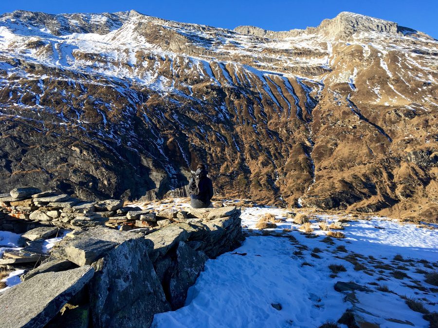 Randonnée dans le paysage montagneux autour de Vals