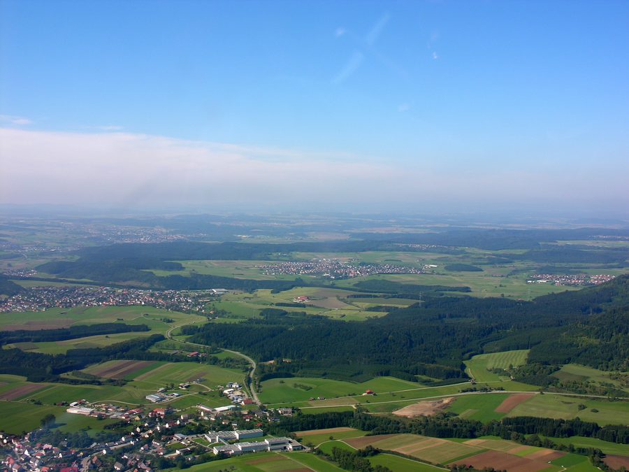 Vue aérienne de Denkingen au Klippeneck dans le Bade-Wurtemberg