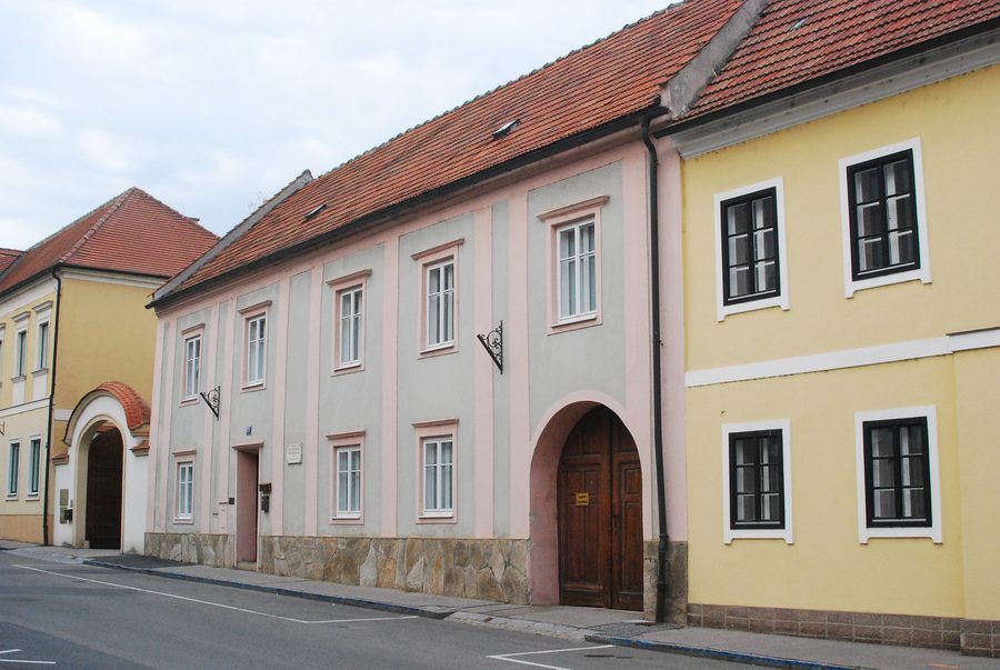 Maison d’habitation et remparts historiques à Horn, dans la Thurnhofgasse