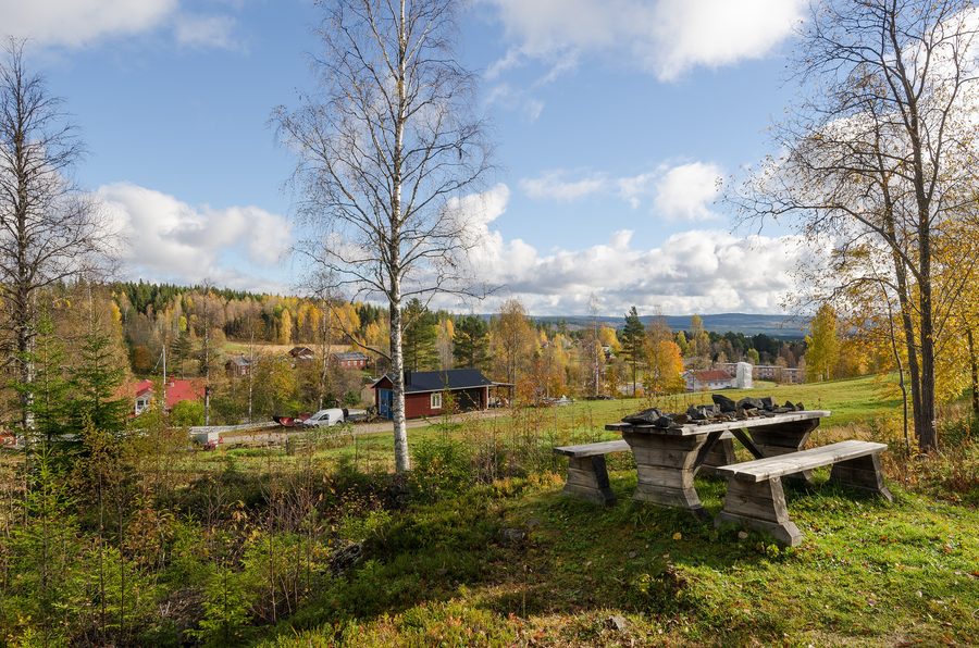 Le village de Los vu depuis le site de l'ancienne mine de cobalt de Los