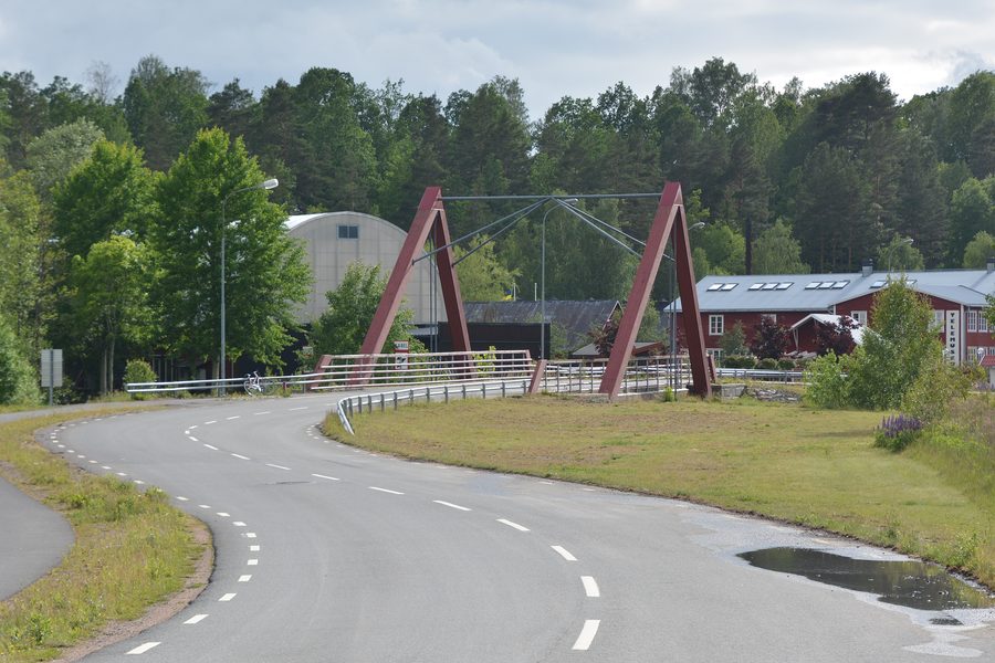 Pont Pythagoras à Virserum avec Bolagsområdet en arrière-plan