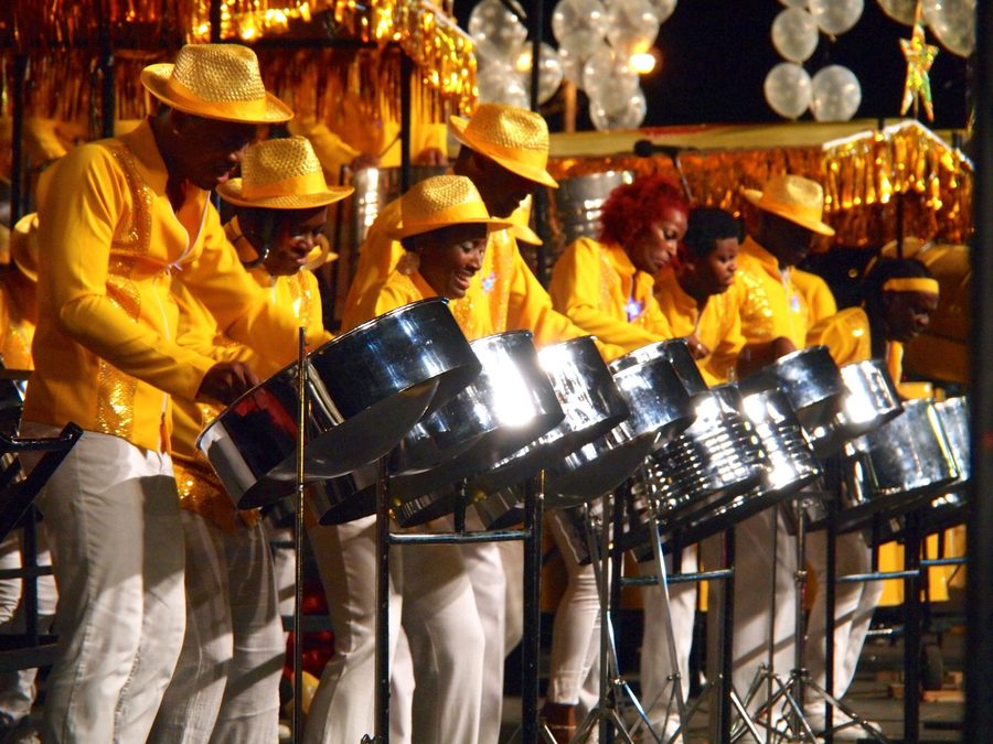 Instruments de steelpan pendant le carnaval à Trinité-et-Tobago