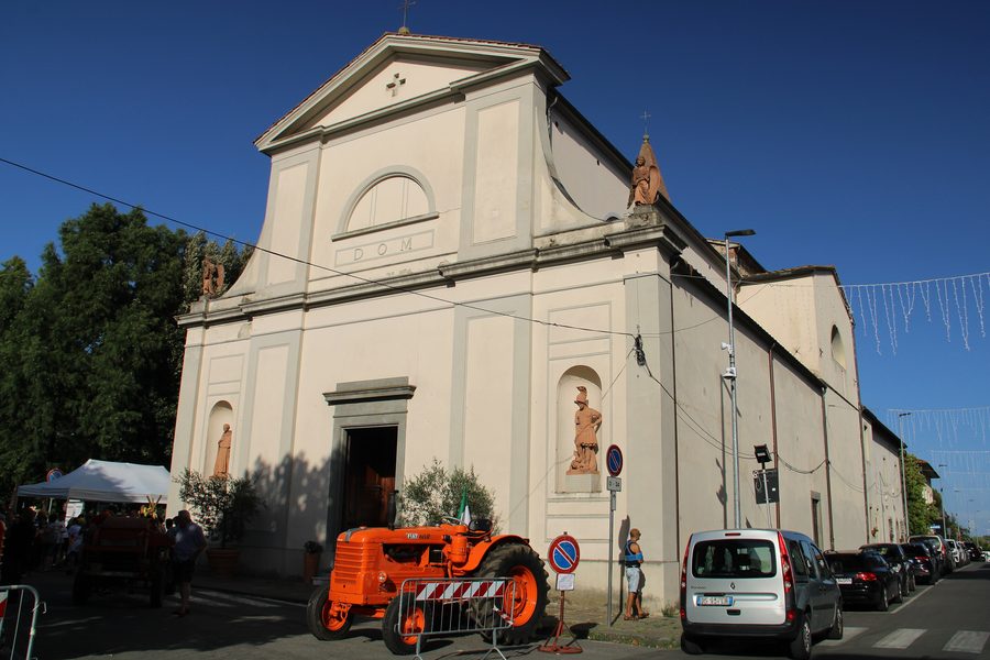 Extérieur de l’église San Michele Arcangelo à Spianate