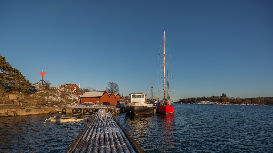 Bateaux à Gamla Oxelösund, la vieille partie d’Oxelösund
