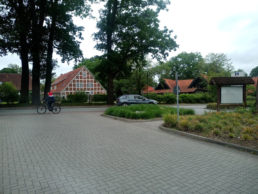 File:Hollenstedt timber frame houses.jpg