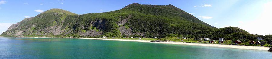 Le village de pêcheurs de Bøvær sur Senja, sur la côte norvégienne