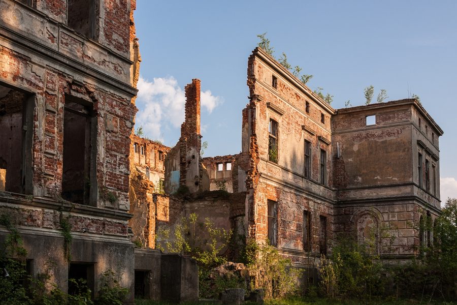Ruines du palais à Wicimice