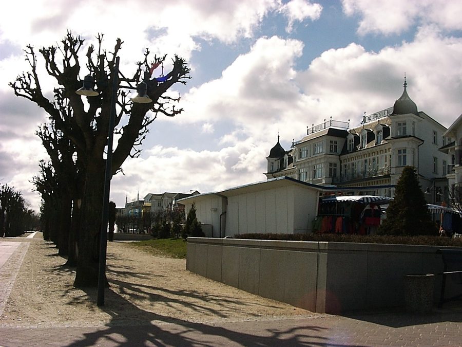 Promenade d’Ahlbeck avec hôtel balnéaire
