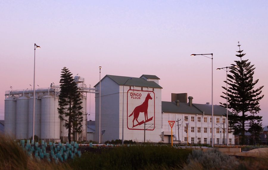 Dingo Flour Mill classé au patrimoine sur Stirling Highway à North Fremantle, en Australie-Occidentale