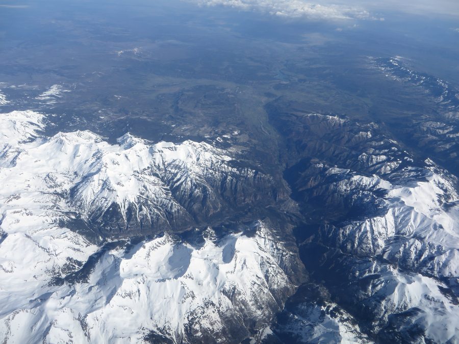 Ville historique d’Ouray, Colorado, entourée d’un paysage montagneux accidenté
