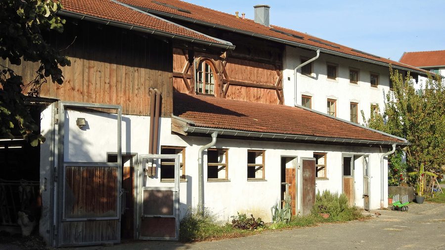 Vue de la rue dans la Chiemseestraße à Truchtlaching