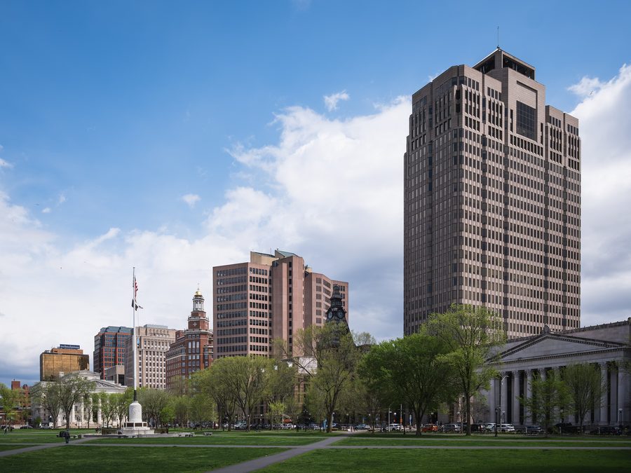 Skyline de New Haven vue depuis le New Haven Green dans le Connecticut