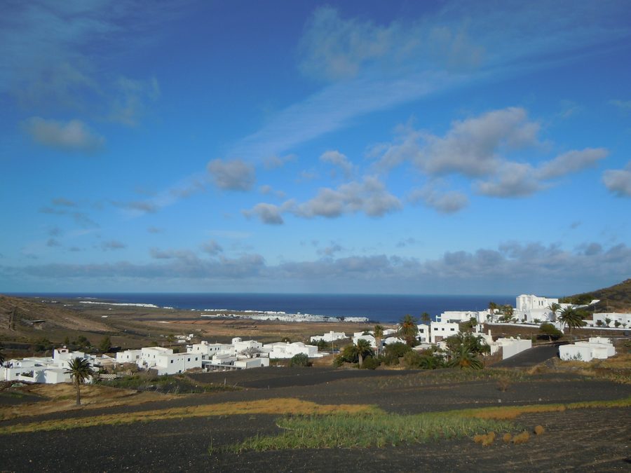 Vue sur Tabayesco vers Arrieta à Lanzarote