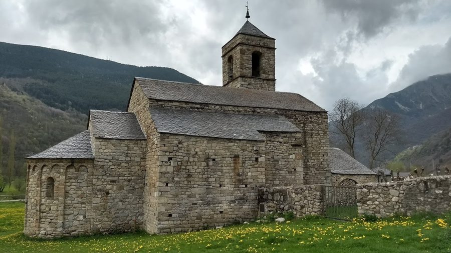 Église romane Sant Feliu de Barruera avec clocher
