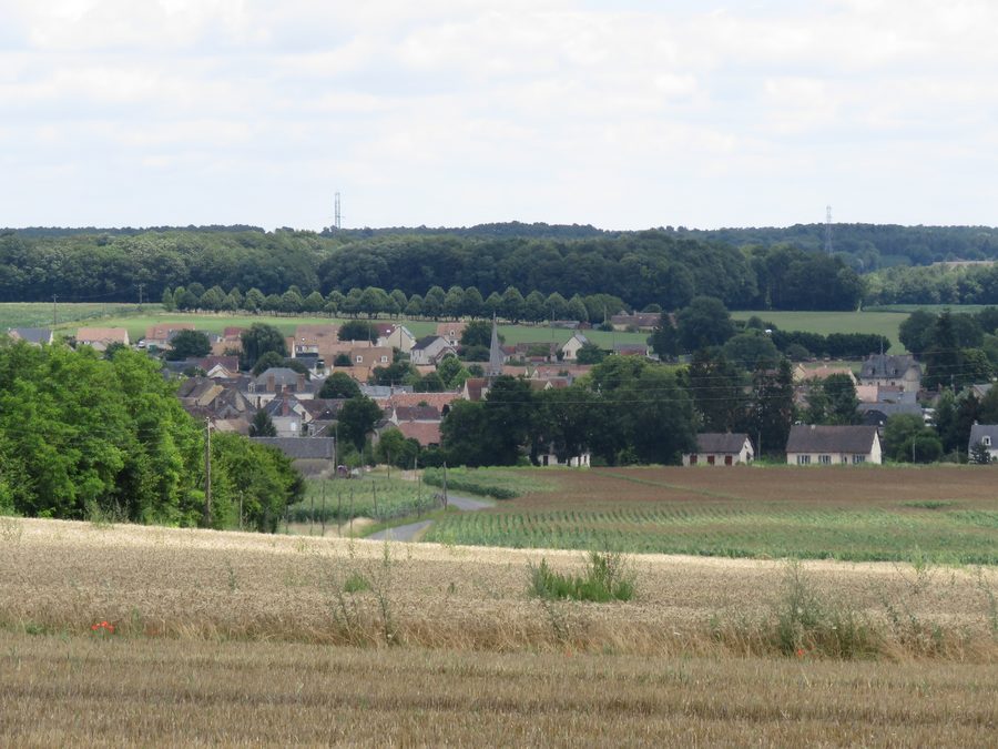 Vue du village de Challes dans le département de la Sarthe depuis Les Boutinières