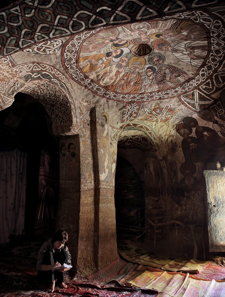 Peintures murales dans l'église rupestre d'Abuna Yemata Guh au Tigray, en Éthiopie