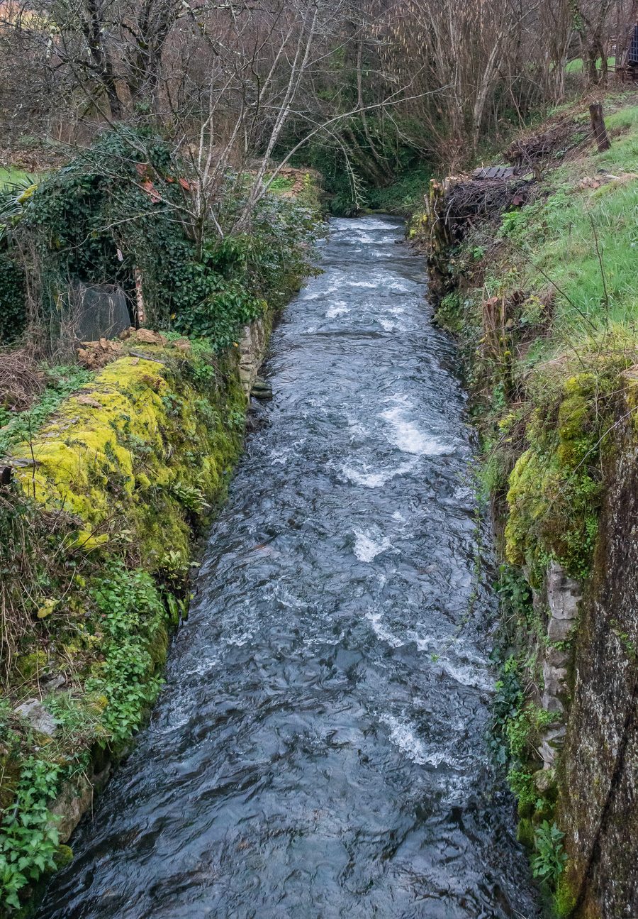 Rivière Diège à Salles-Courbatiès, Aveyron, France
