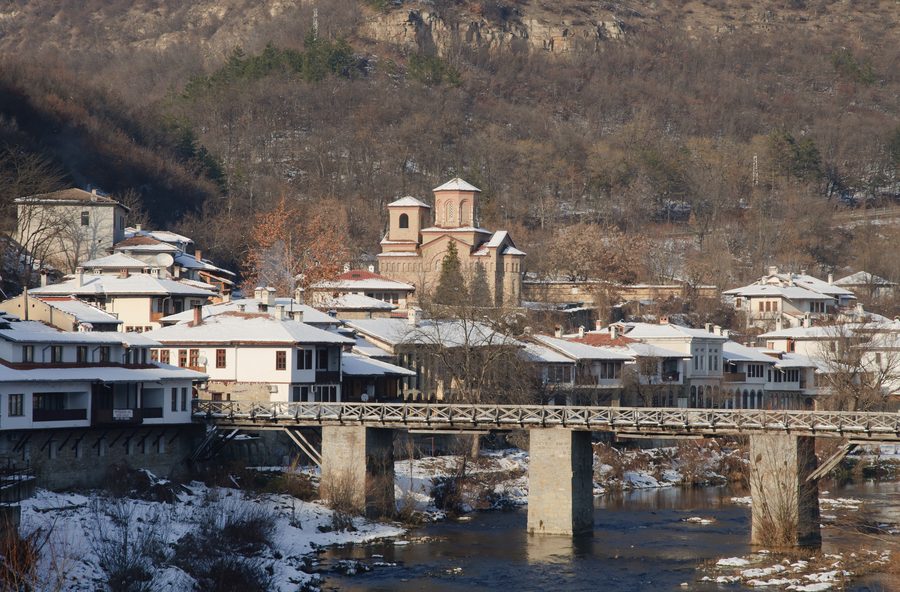 Maisons du quartier d’Asenova Mahala au bord de la Yantra à Veliko Tŭrnovo