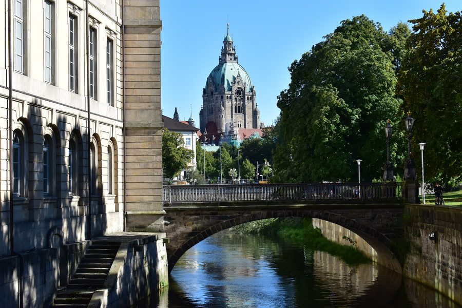 Nouvel Hôtel de Ville à Hanovre, Basse-Saxe, vu depuis le Leineschloss
