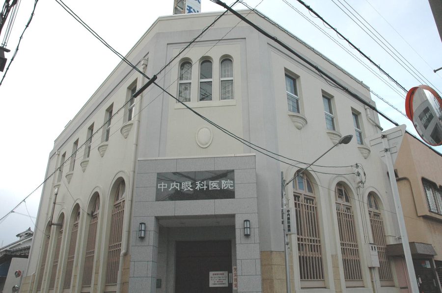 Ancien bâtiment bancaire historique à Tondabayashi Jinaimachi