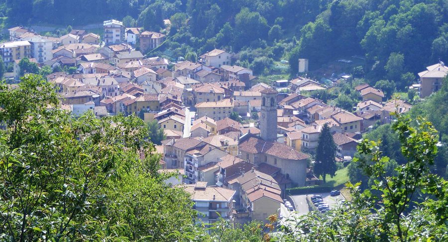 Panorama de Tollegno vu depuis le sentier de la Randolina