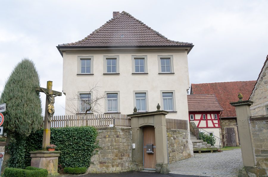 Vue de rue à Brebersdorf, une localité de la commune de Wasserlosen