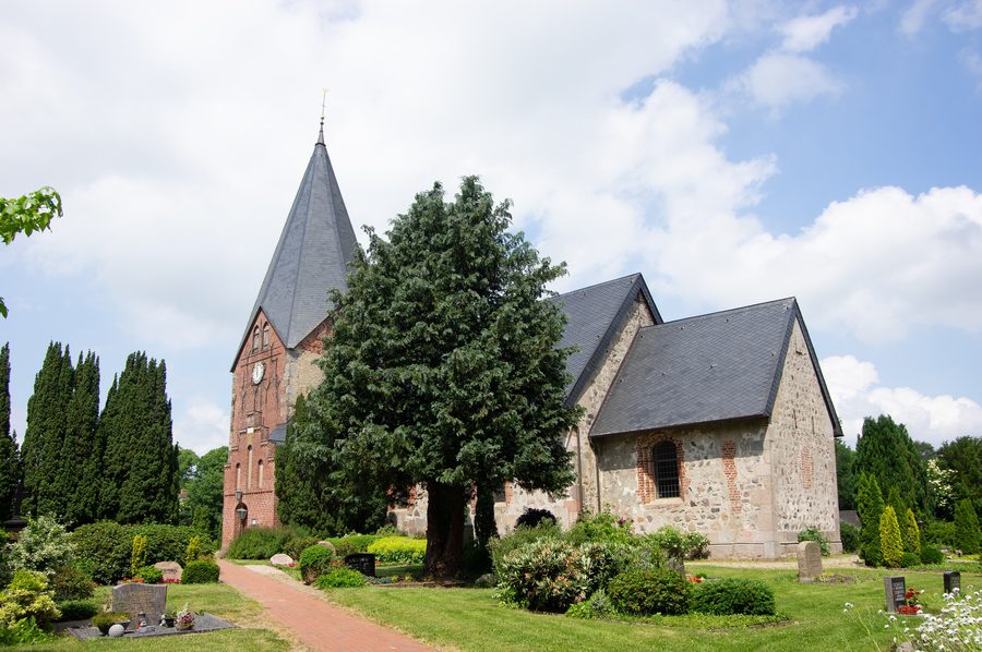 Église St. Nicolai dans le quartier de Groß Quern à Steinbergkirche