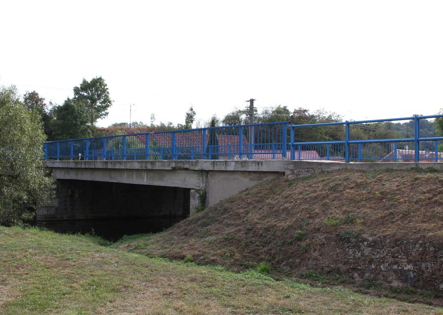 Pont sur la Jevišovka à Vevčice dans l’Okres Znojmo