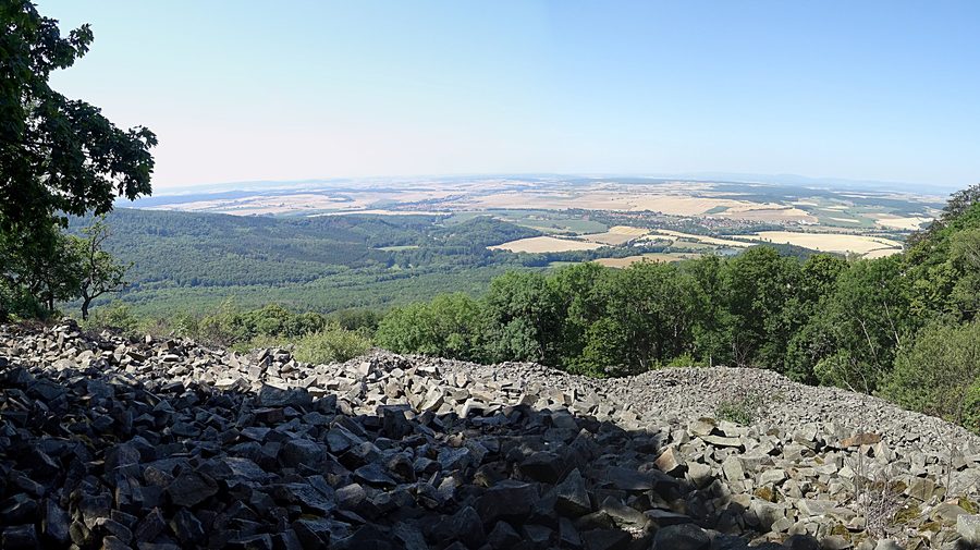 Vue depuis le Petit Gleichberg sur le paysage en direction de Römhild