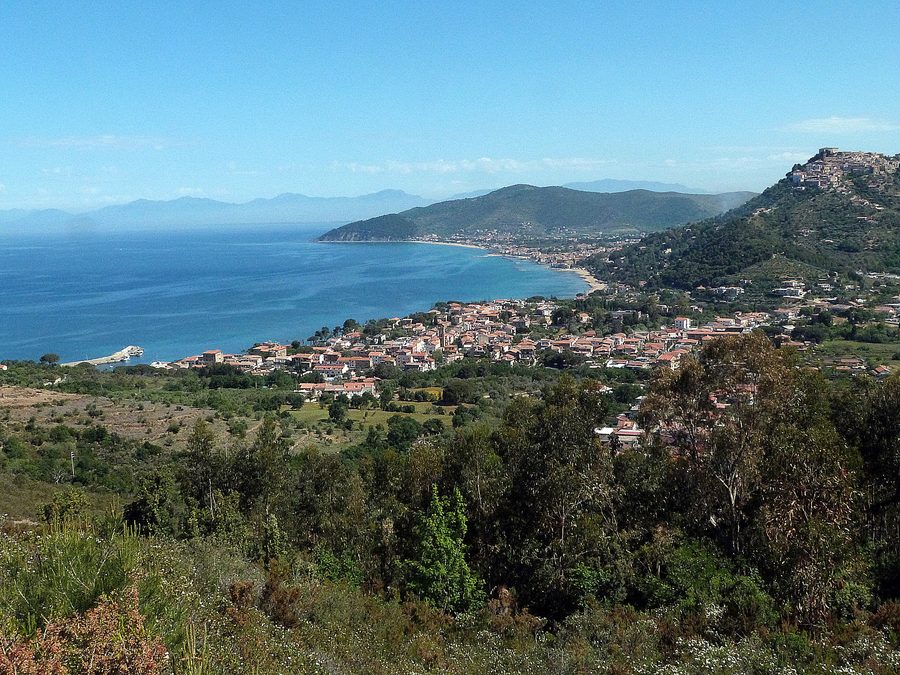 Vue de Castellabate et San Marco depuis le Monte Licosa