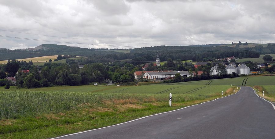 Vue depuis la Schmöllner Straße vers Putzkau et la carrière d’Oberottendorf