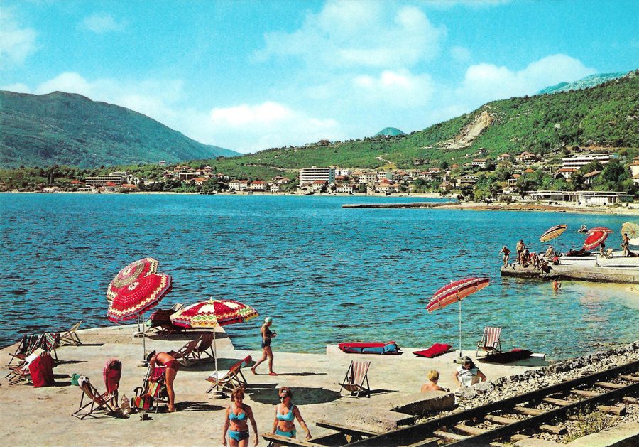 Zone de plage près d’Herceg Novi avec vue sur Igalo