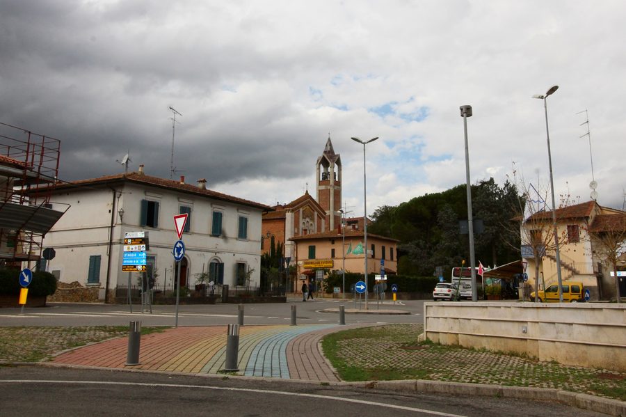 Centre du village de Castellina Scalo dans la commune de Monteriggioni en Toscane