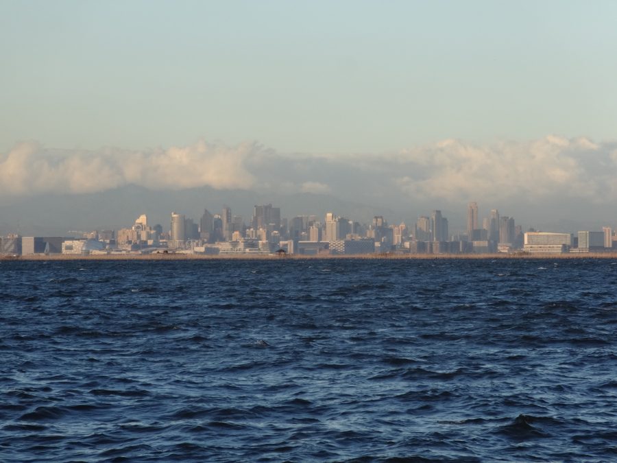 Vue sur Metro Manila depuis la baie de Manille