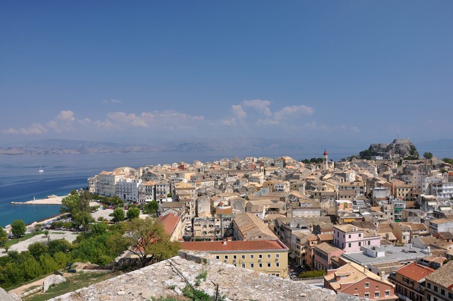 Vue de la Nouvelle Forteresse sur la vieille ville de Corfou