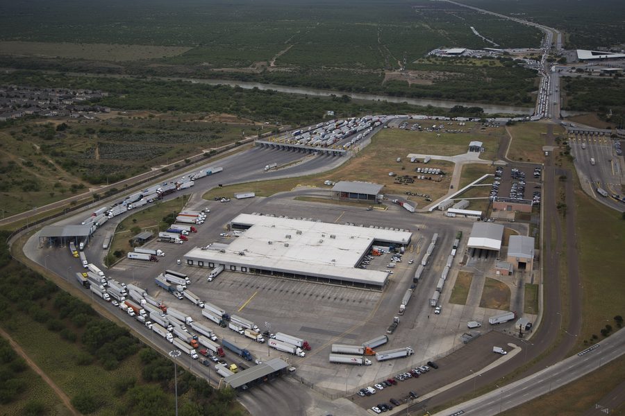 Pont international World Trade Crossing au-dessus du Rio Grande à Laredo, Texas