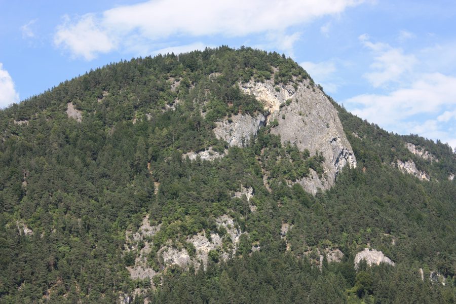 La formation rocheuse remarquable Pleschwand près de Weißenstein en Carinthie
