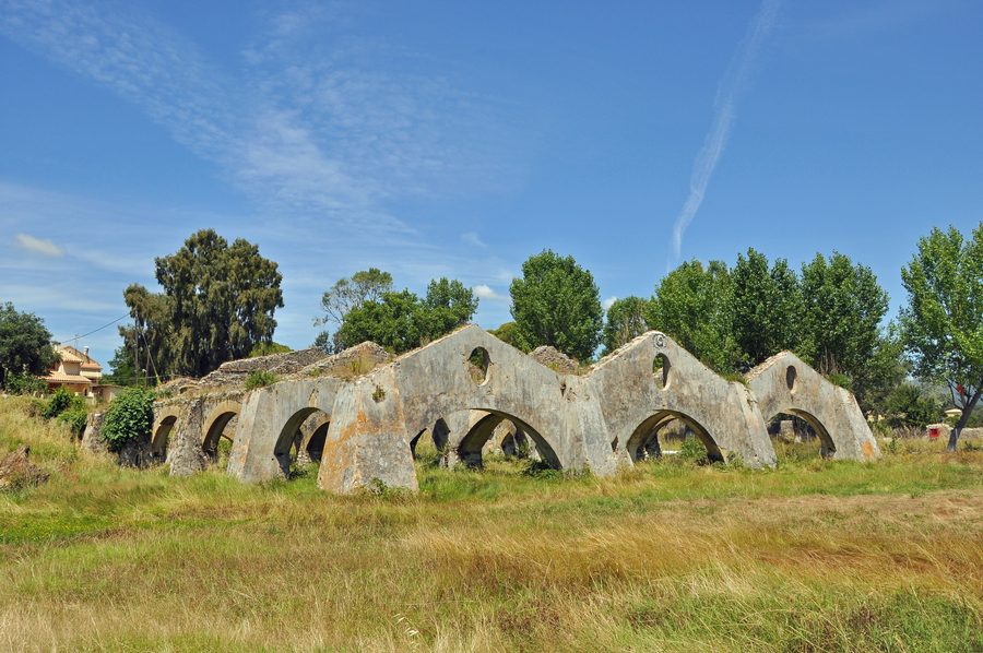 Ruines de l’ancien chantier naval vénitien à Gouvia sur Corfou