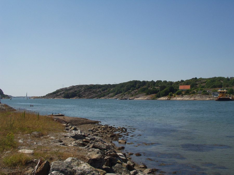 Le détroit de Malö vu depuis le débarcadère du ferry sur Orust