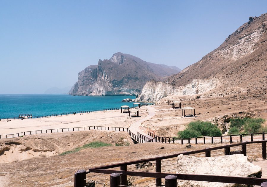 Paysage côtier à Mughsayl sur la côte du Dhofar près de Salalah